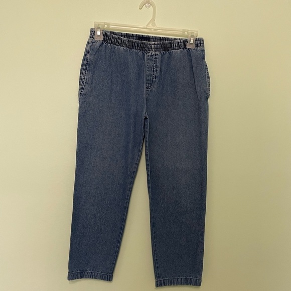 Basic Editions jeans size small with 2 side pockets comfortable - Picture 1 of 3